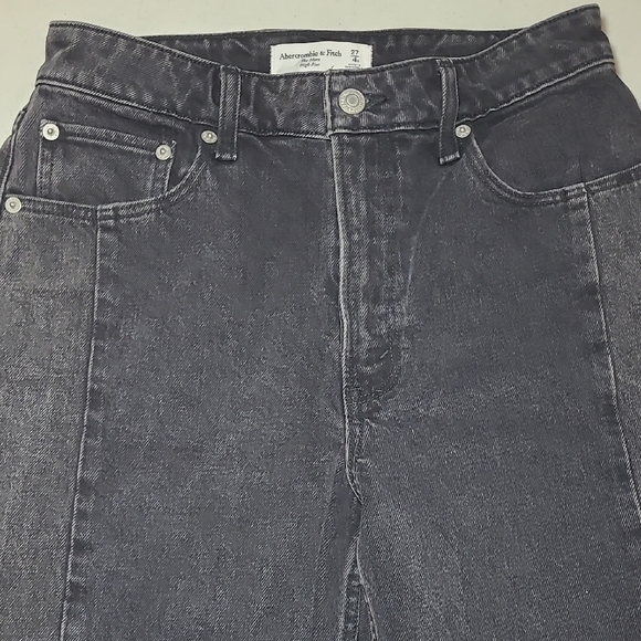 SZ27 Abercrombie & Fitch Curve Love Mom High Rise Black Jeans Distressed Hems - Picture 4 of 9